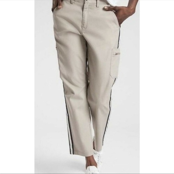 Athleta Pants - ATHLETA Summit Cargo Pant Desert Beige Size 2